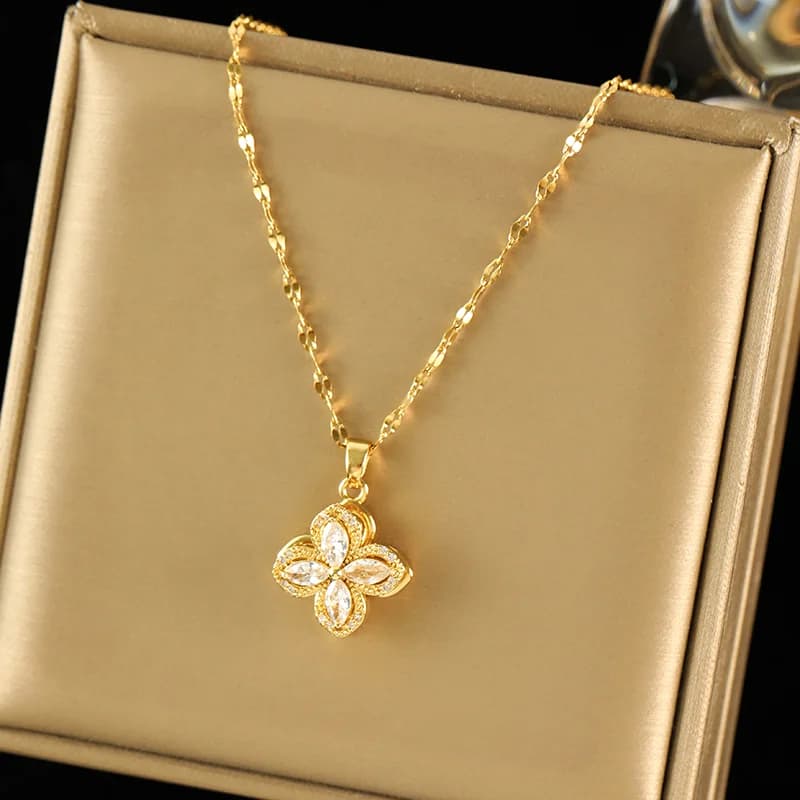 Green Clover Zircon Rotating Necklace and Bracelet Set