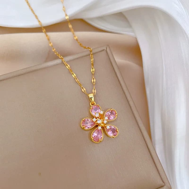 Sparkling Zircon Heart Pendant Necklace